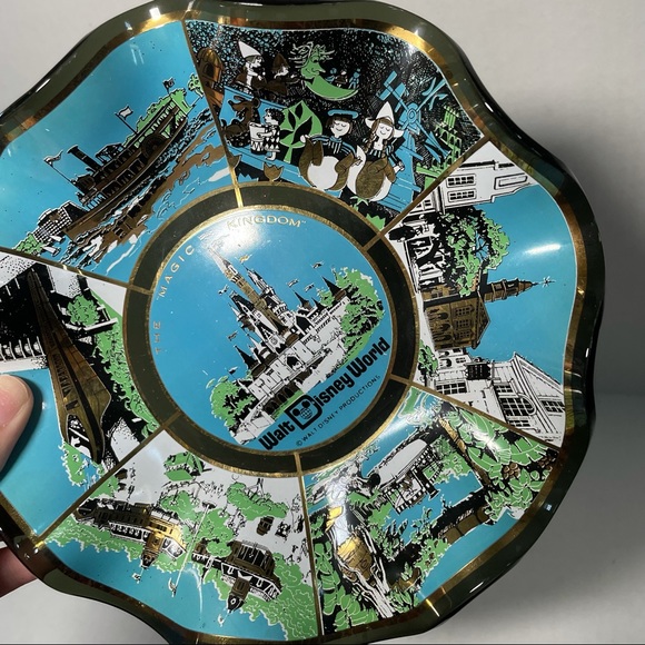 Vintage Walt Disney World Magic Kingdom Ashtray Candy Dish Plate Ruffled Edge - Picture 2 of 3